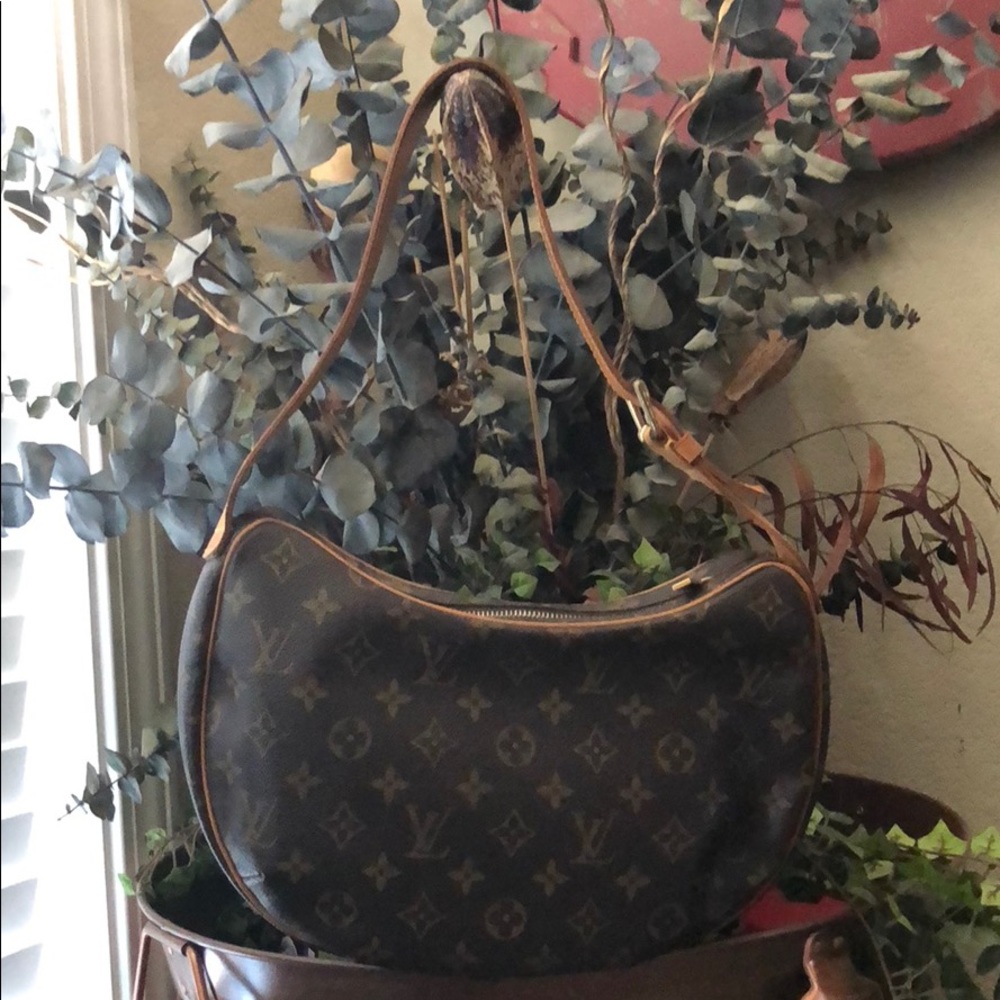 Louis Vuitton Croissant MM